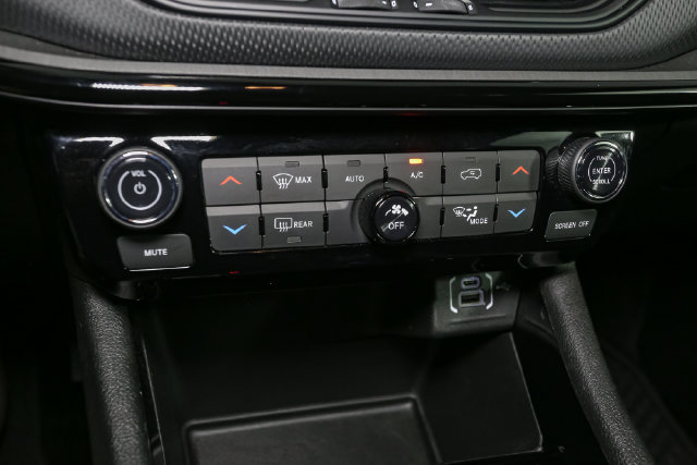 Used 2026 Jeep Compass Trailhawk AWD/4WD image 28