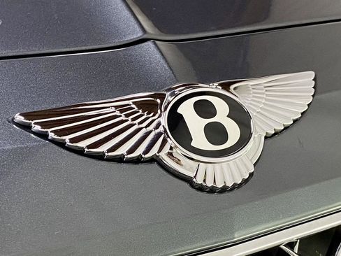 Used 2018 Bentley Bentayga AWD/4WD image 46