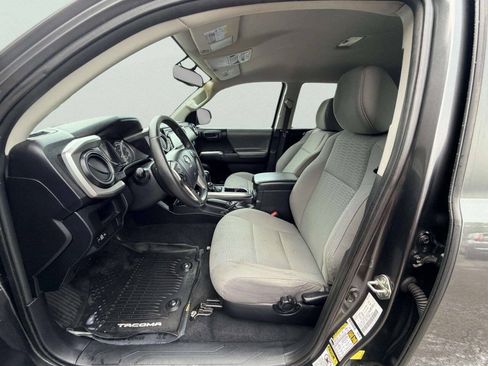 Used 2017 Toyota Tacoma SR5 w/ Tow Package AWD/4WD image 17