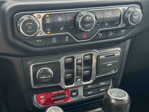 Used 2019 Jeep Wrangler Unlimited Rubicon AWD/4WD image 33