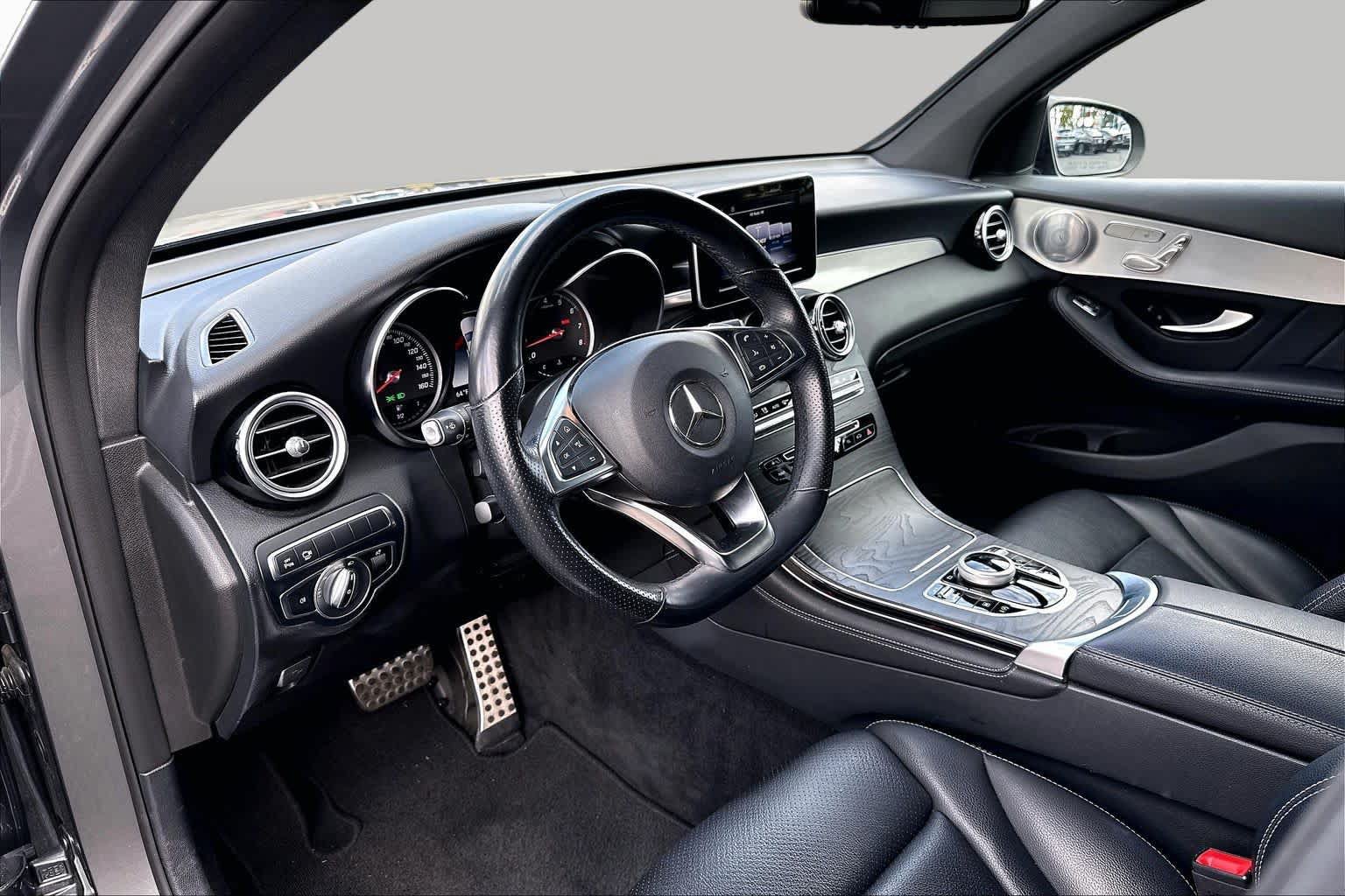 Used 2019 Mercedes-Benz GLC 300 4MATIC Coupe image 17