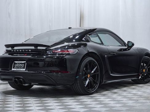 Used 2017 Porsche 718 Cayman S image 9