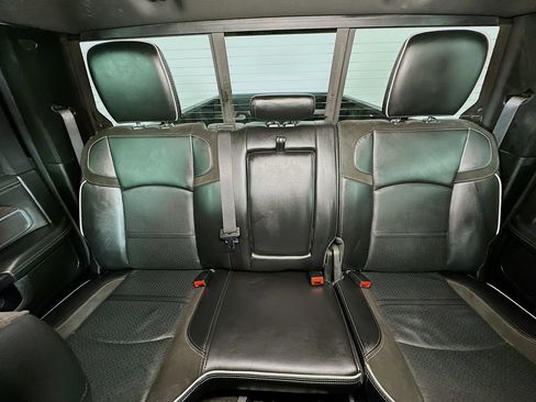Used 2025 RAM 3500 Laramie AWD/4WD image 13