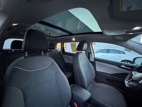 Certified 2024 Volkswagen Taos SE w/ Panoramic Sunroof Package image 26