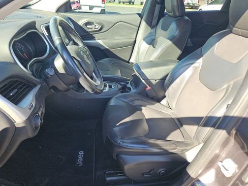 Used 2018 Jeep Cherokee Latitude Plus image 13