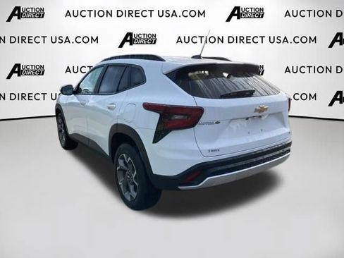 Used 2025 Chevrolet Trax LT w/ Driver Confidence Package FWD image 13