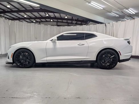 Used 2022 Chevrolet Camaro ZL1 RWD image 25