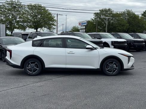 Used 2026 Kia K4 FWD image 2