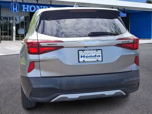 Used 2023 Kia Seltos LX AWD/4WD image 7