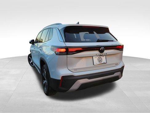 New 2026 Volkswagen Tiguan SE image 4