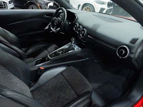 Used 2018 Audi TT 2.0T w/ Technology Package image 32