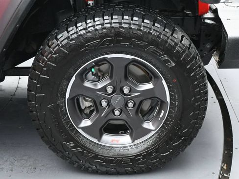 Used 2021 Jeep Gladiator Rubicon w/ Cold Weather Group AWD/4WD image 34