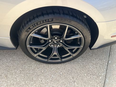 Used 2018 Ford Mustang GT Premium w/ Performance Package - Level 2 RWD image 8