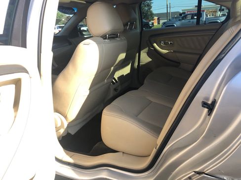 Used 2013 Ford Taurus SEL FWD image 21