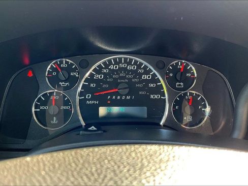 Used 2025 GMC Savana 2500 w/ Driver Convenience Package RWD image 16