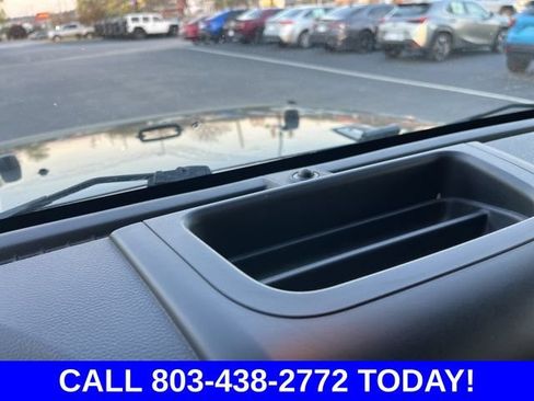 Used 2016 Jeep Wrangler Unlimited Rubicon w/ Connectivity Group AWD/4WD image 22
