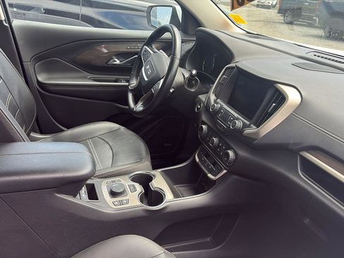 Used 2023 GMC Terrain Denali AWD/4WD image 2