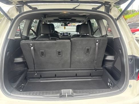 Used 2017 Honda Pilot Touring image 11