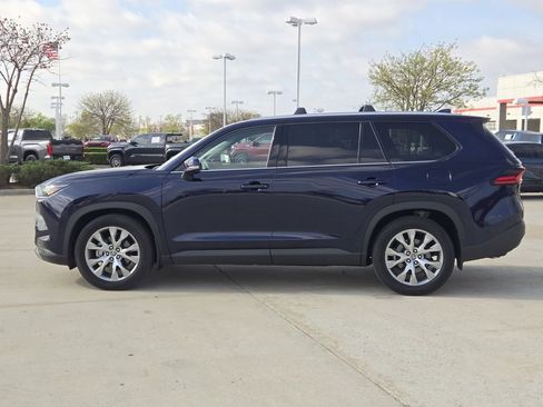 Certified 2025 Toyota Grand Highlander AWD image 4