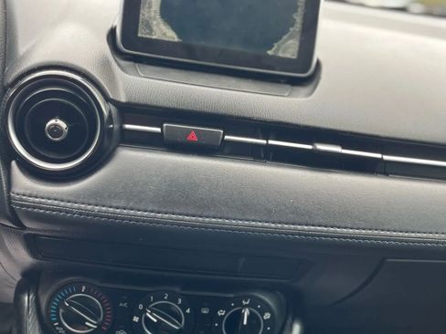 Used 2017 Toyota Yaris iA image 4