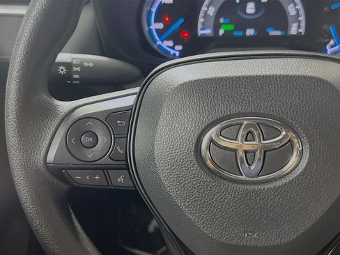 Used 2025 Toyota RAV4 LE AWD/4WD image 19