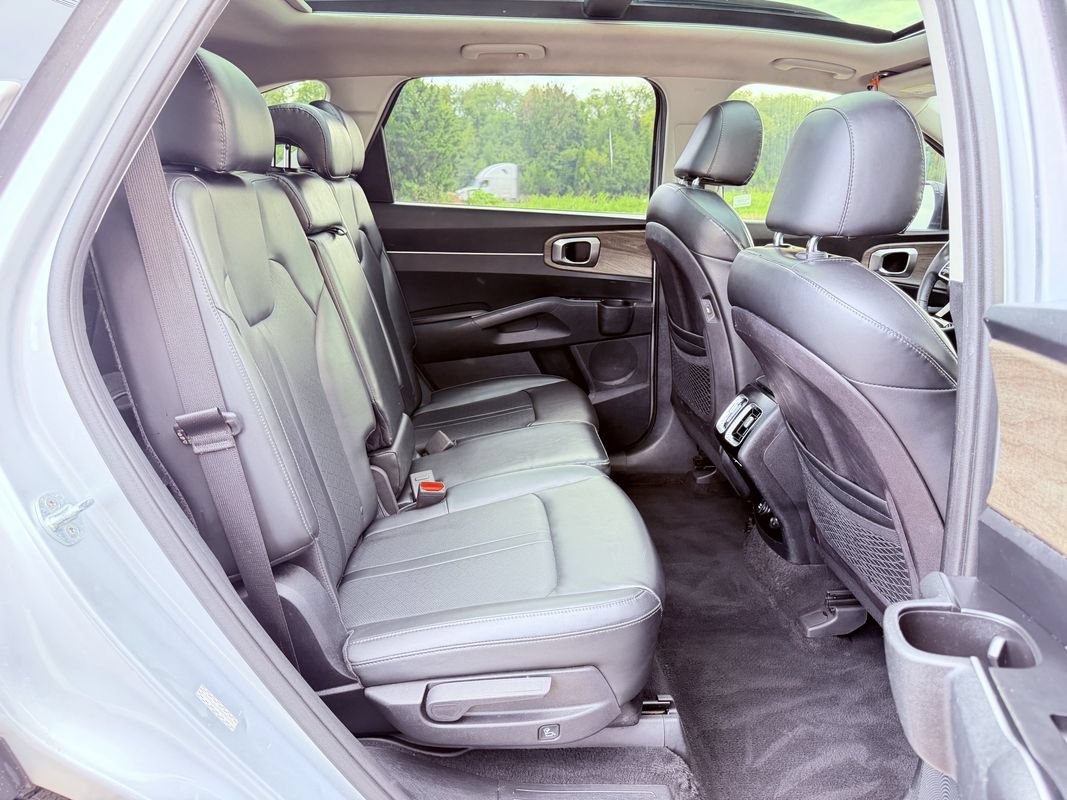 Used 2022 Kia Sorento S w/ Panoramic Sunroof Package AWD/4WD image 35