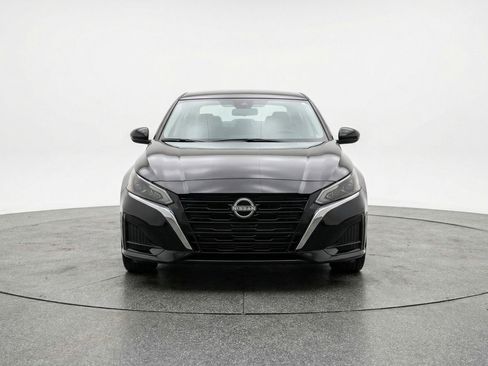 Used 2025 Nissan Altima 2.5 SV image 1