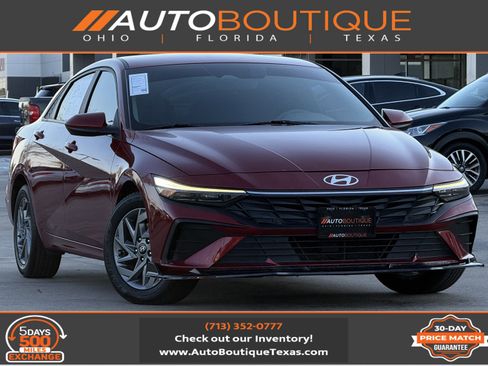 Used 2024 Hyundai Elantra Blue image 1