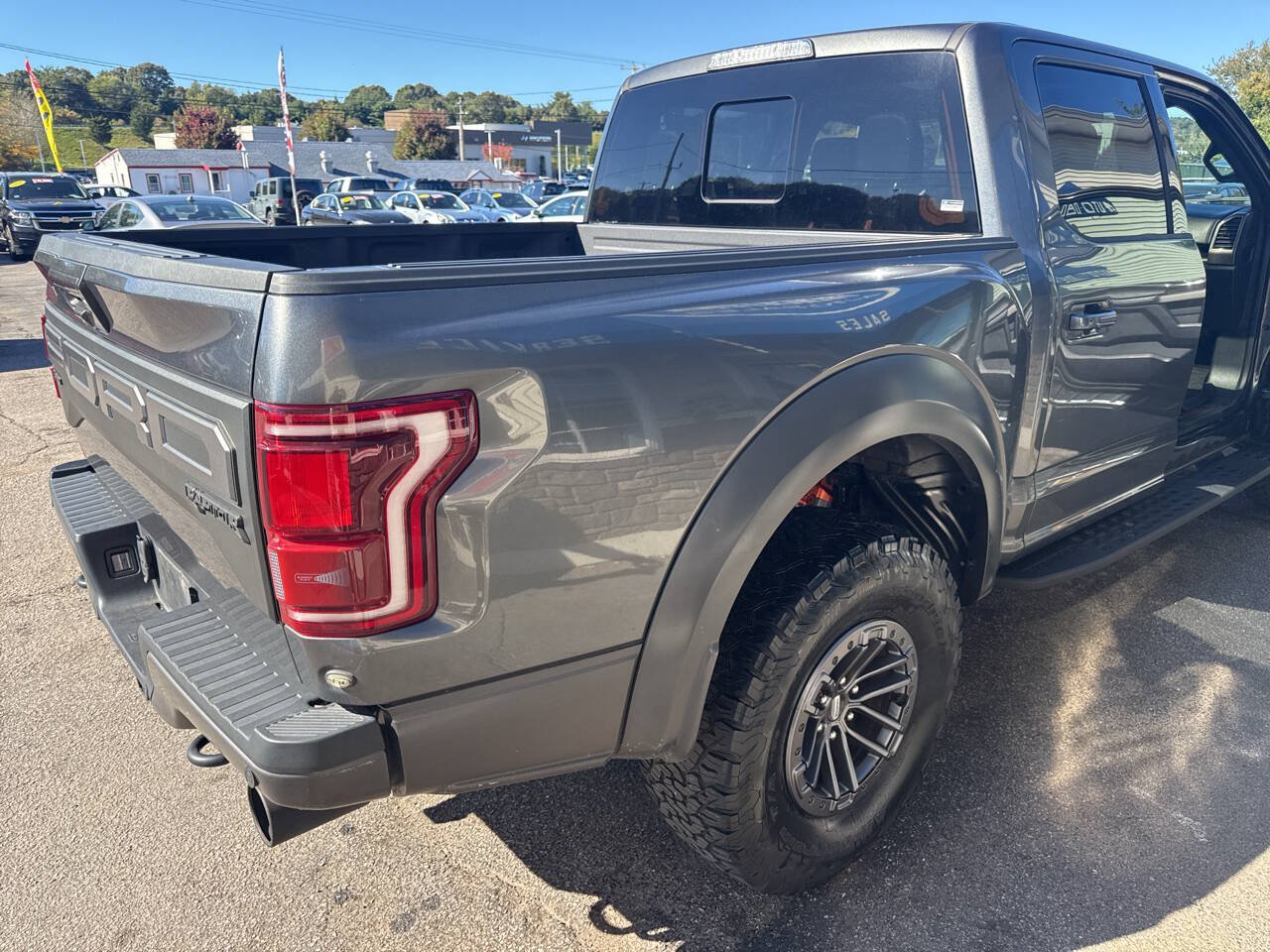 Used 2019 Ford F150 Raptor w/ Equipment Group 802A Luxury AWD/4WD image 12