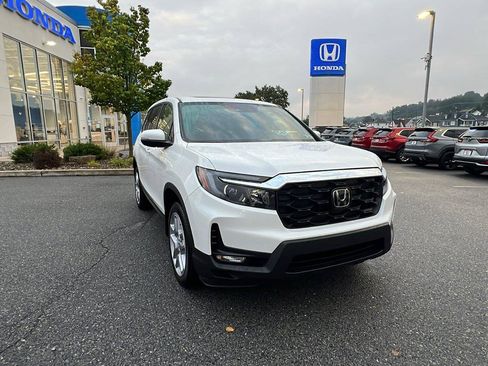 Used 2024 Honda Passport EX-L image 2