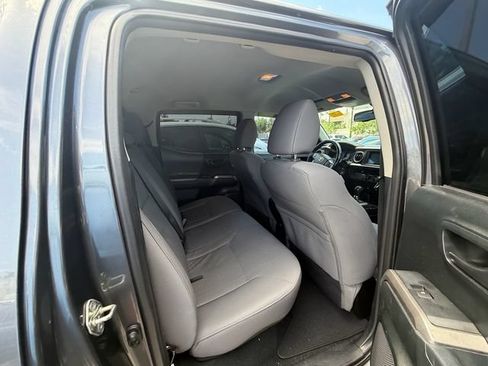 Used 2017 Toyota Tacoma SR5 w/ Tow Package RWD image 13