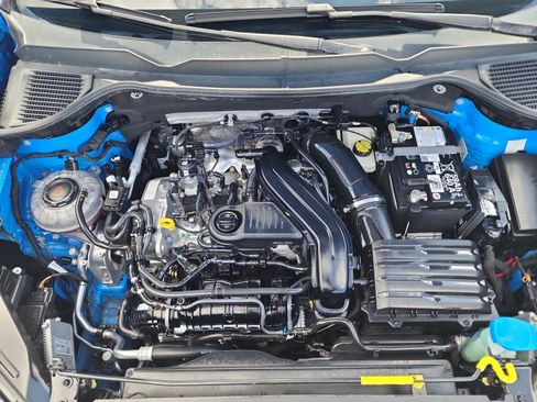 Certified 2024 Volkswagen Taos SE FWD image 22