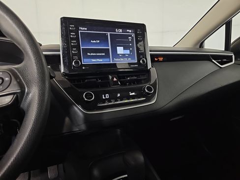 Used 2021 Toyota Corolla LE FWD image 19