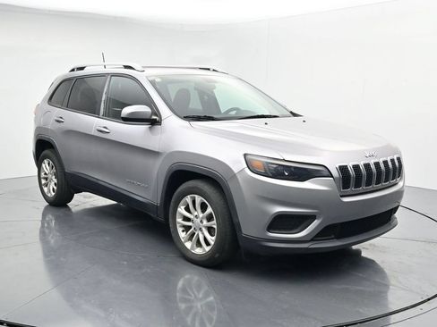 Used 2020 Jeep Cherokee Latitude FWD image 2
