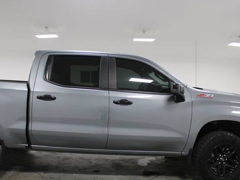 Used 2020 Chevrolet Silverado 1500 LT Trail Boss w/ Convenience Package AWD/4WD image 12