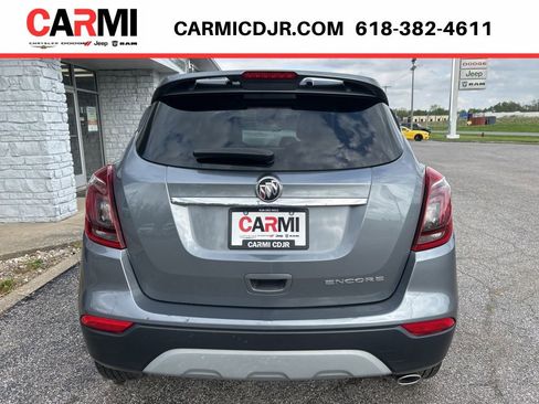 Used 2019 Buick Encore Sport Touring w/ Safety Package FWD image 5