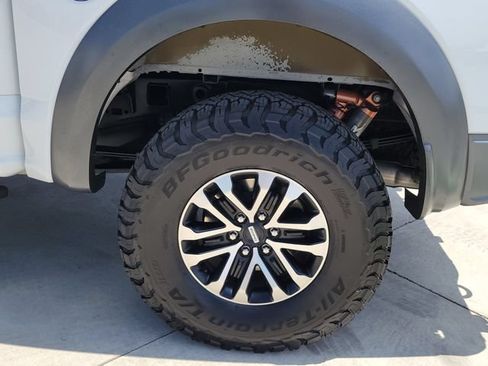 Used 2019 Ford F150 Raptor w/ Equipment Group 802A Luxury AWD/4WD image 13