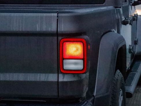 New 2026 Jeep Gladiator Sport image 10