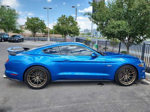 Used 2019 Ford Mustang GT Premium w/ GT Performance Package RWD image 9