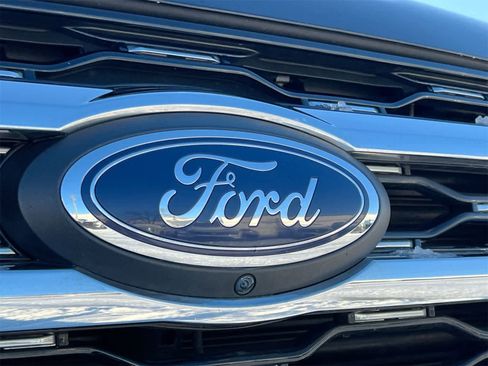 Used 2022 Ford Expedition Max Limited image 13