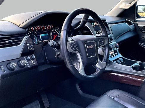 Used 2019 GMC Yukon SLT w/ Open Road Package AWD/4WD image 17