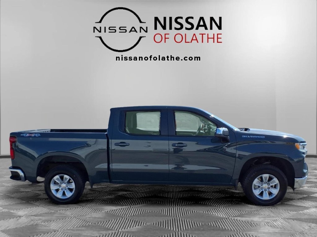 Used 2025 Chevrolet Silverado 1500 LT AWD/4WD image 27