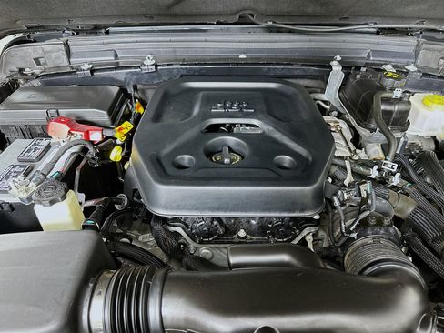 Used 2023 Jeep Wrangler Unlimited Sahara image 33