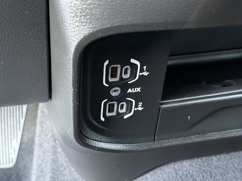 Used 2024 RAM 2500 Big Horn w/ Bed Utility Group image 32