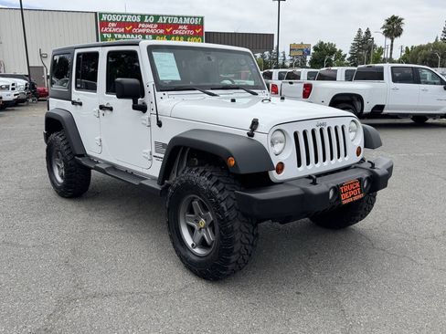 Used 2013 Jeep Wrangler Unlimited Sport AWD/4WD image 28