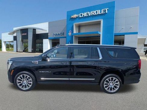 New 2026 GMC Yukon XL Denali w/ Sun & Power Step Package RWD image 8