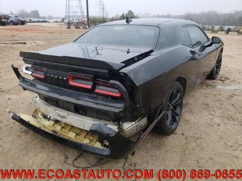Used 2017 Dodge Challenger SXT Plus image 4