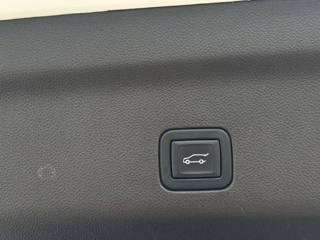 Used 2024 Chevrolet Suburban LT RWD image 33