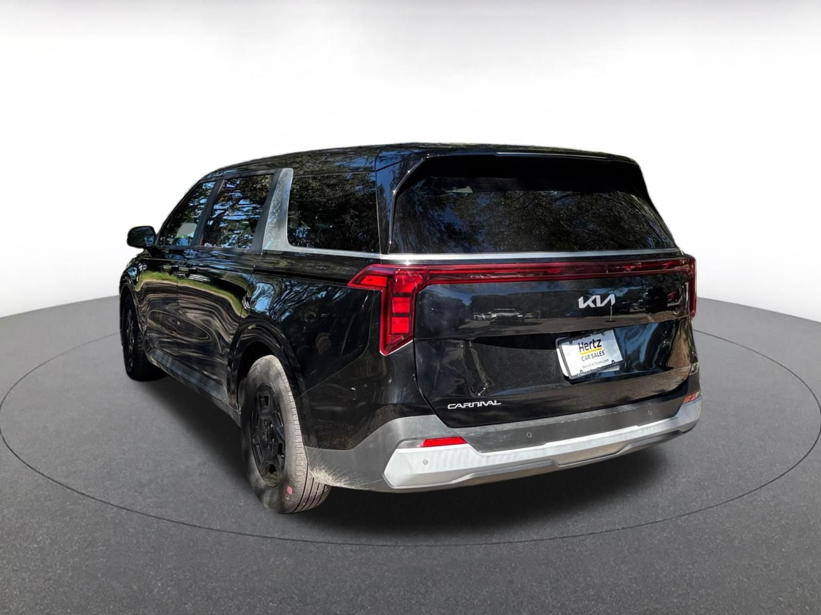 Used 2026 Kia Carnival FWD image 6