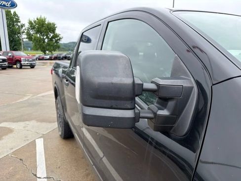 Used 2017 Nissan Titan PRO-4X w/ Pro-4x Convenience Package AWD/4WD image 31
